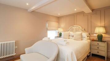 3 bedrooms, individually decorated, individually furnished, free WiFi