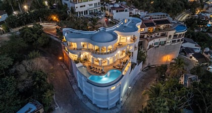 Casa Paakat · Villa de lujo con chef, bartender, limpieza diaria y vistas al mar