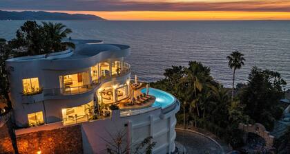 Casa Paakat - Luxury villa with chef, bartender, daily housekeeping and ocean views