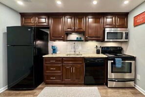 Fridge, microwave, oven, stovetop - Modern 1 BR Retreat: Next to Beltline, Ponce, Keurig (Atlanta)