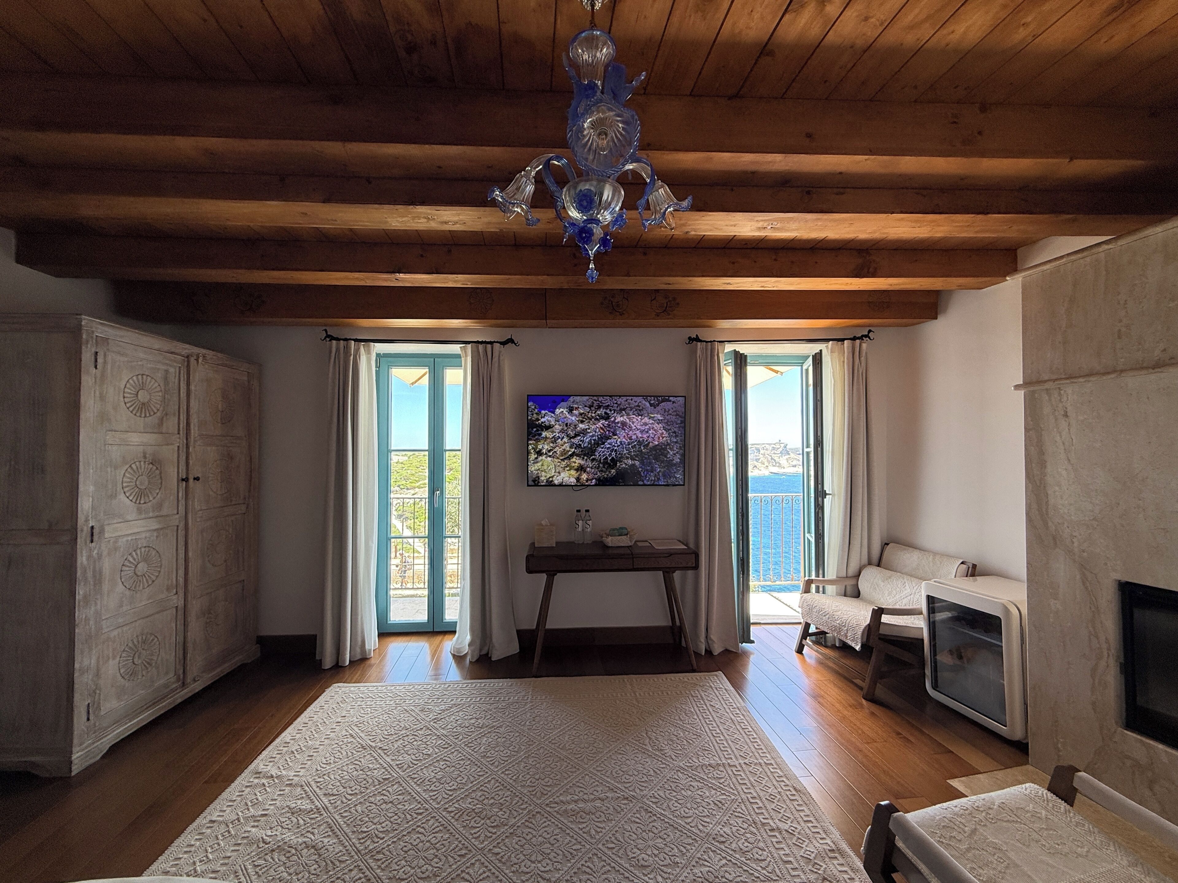Luxury Suite, Sea View | Egyptian cotton sheets, premium bedding, free minibar items, desk