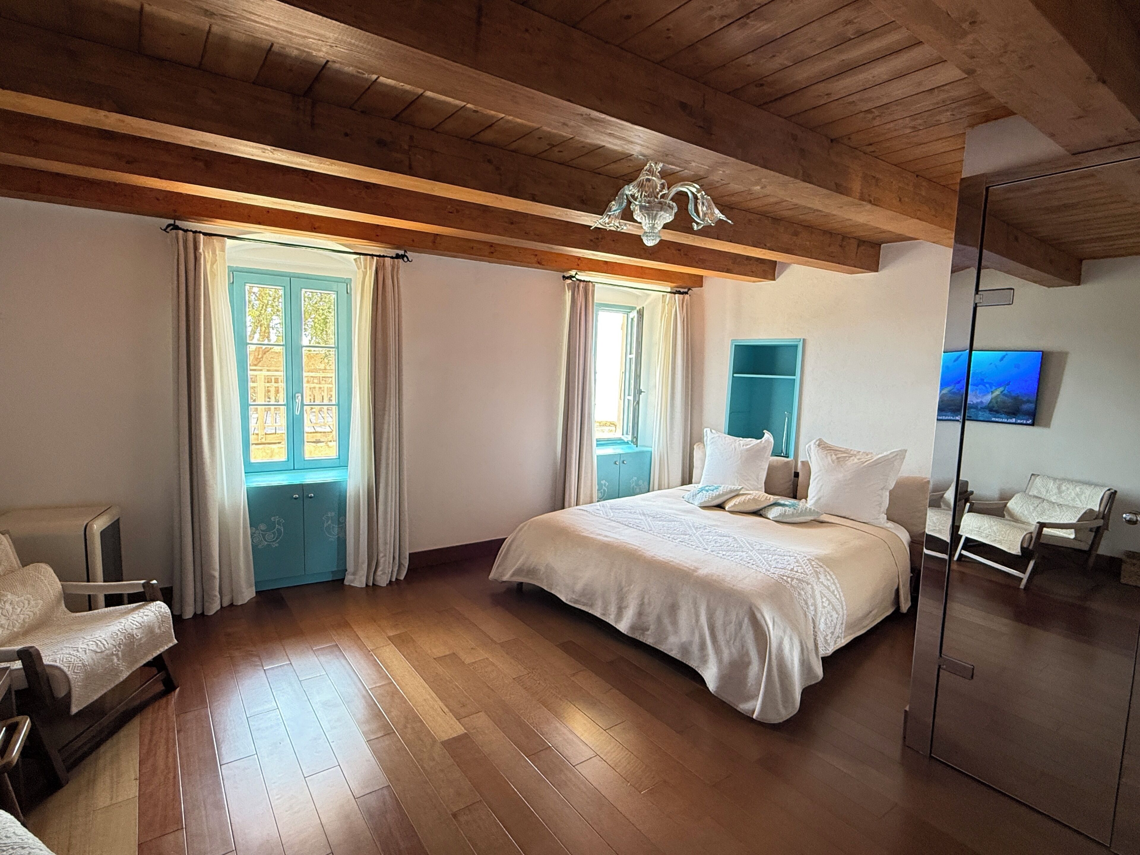 Luxury Suite, Sea View | Egyptian cotton sheets, premium bedding, free minibar items, desk