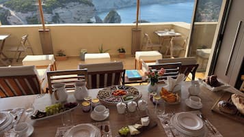 Daily continental breakfast for a fee