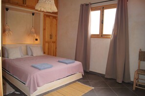 2 bedrooms, WiFi, bed sheets