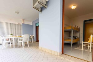 2 bedrooms