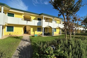 Exterior - Relaxing Getaway With Pool and Garden in Bibione (San Michele al Tagliamento)