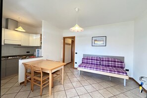 Dining room - Relaxing Getaway With Pool and Garden in Bibione (San Michele al Tagliamento)