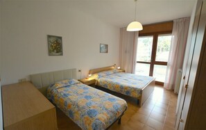 Leilighet, 1 soverom, balkong | 2 soverom