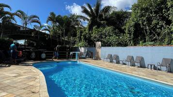 Standard Suite | Outdoor pool