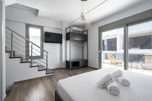 Tabla de planchar con plancha, wifi, ropa de cama