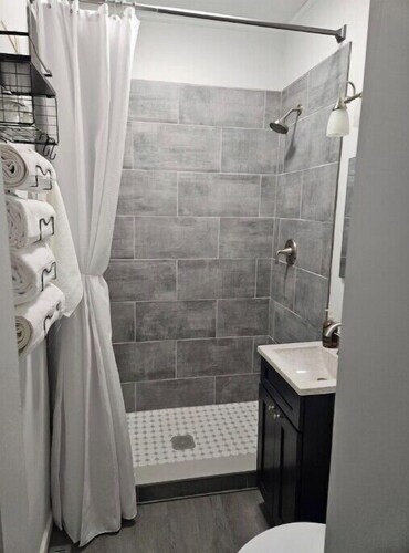 The Weaver House Guest Suites