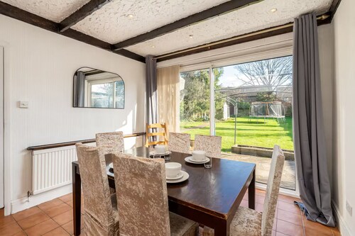 2 Bedroom Family Friendly Central Home | Pass the Keys