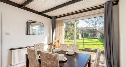 2 Bedroom Family Friendly Central Home | Pass the Keys