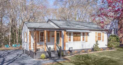 Charming 2-bedroom cottage in downtown Anderson SC.