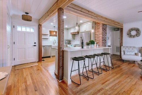 Charming 2-bedroom cottage in downtown Anderson SC.