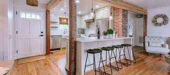 Charming 2-bedroom cottage in downtown Anderson SC.