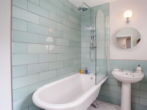 Shower - Bellflower Cottage (Windermere)