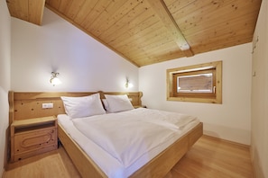 Hypo-allergenic bedding, in-room safe, individually decorated - Landhaus Huber (Altenmarkt im Pongau)
