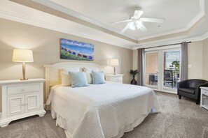 3 bedrooms, WiFi, bed sheets - Pool, Hot tub, easy access to beach, shops, pier, and NEW ELEVATOR. Pet friendly (Tybee Island)