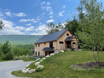 The Skyline Cabin - Vermont cabin life at its finest.
