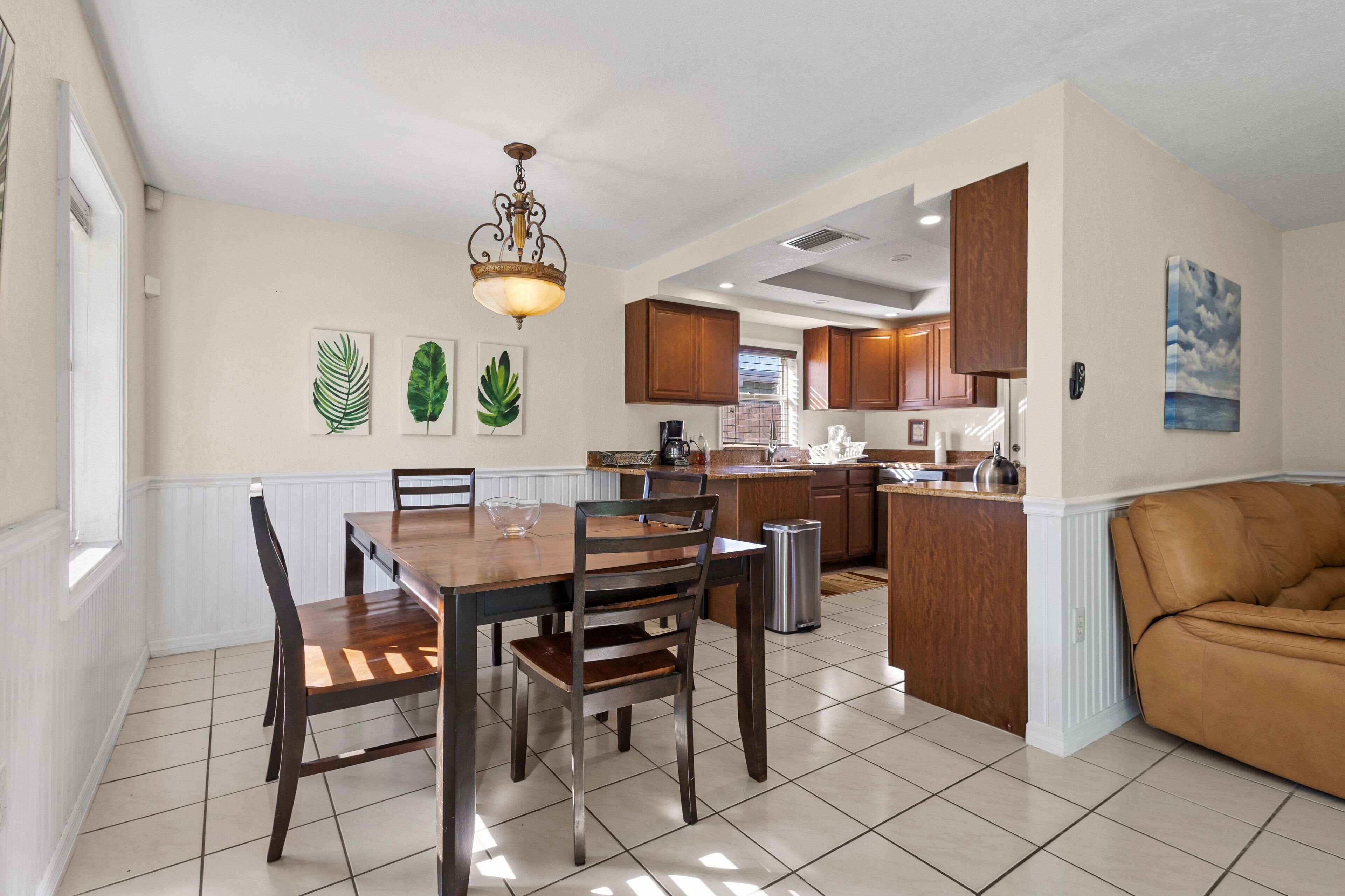 獨棟房屋, 多張床, 庭院, 花園景觀 (Ocean Song House) | 用餐區