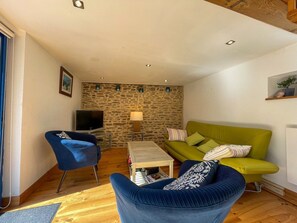 TV - Bright house in Plouézec – by Autrimo Paimpol (Plouézec)