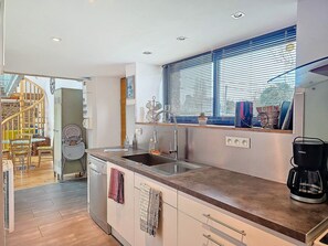 Fridge, microwave, oven, stovetop - Bright house in Plouézec – by Autrimo Paimpol (Plouézec)