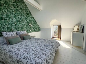 Internet, bed sheets