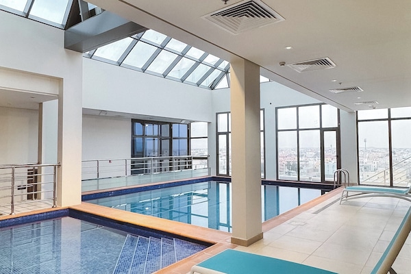 2 indoor pools
