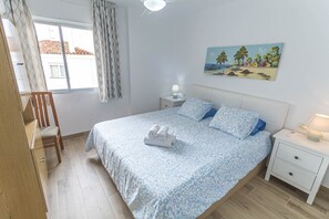 Iron/ironing board, free WiFi, bed sheets - .Apartamento Caribe (Nerja)
