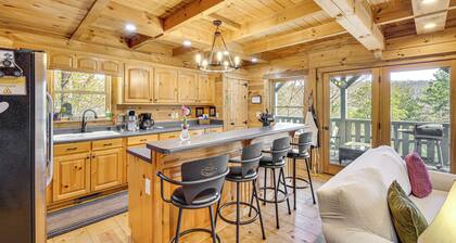 3 Mi to Dtwn Clayton: Cabin w/ Trail Access!
