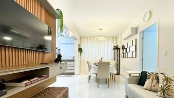 Apartamento | Área de estar | TV