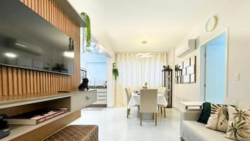 Apartamento | Área de estar | TV