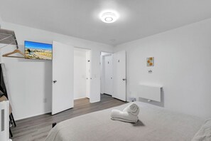 4 soverom, skrivebord, strykejern/-brett og wi-fi (inkludert)