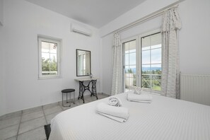 4 chambres, fer et planche à repasser, Wi-Fi, draps fournis