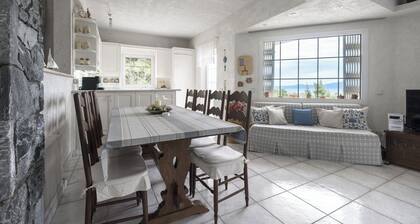 Paliouri Cottage by Luxlikehome