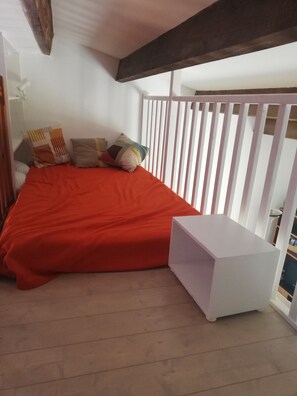 2 chambres, fer et planche à repasser