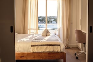 Grand Apartment, 1 Queen Bed with Sofa bed, Balcony | Minibar, desk, laptop workspace, free WiFi - Outsite Vilamoura - Work, Connect, Explore (Loule)