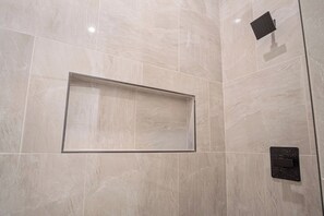 House (4 Bedrooms) | Bathroom