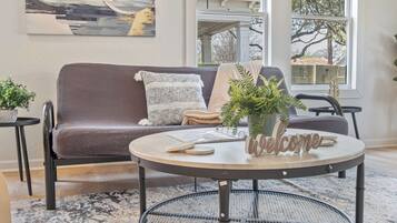 House (4 Bedrooms) | Living area | 50-inch TV with digital channels