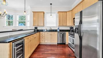 House, Multiple Beds (Dragonfly Dreams 30A) | Private kitchen