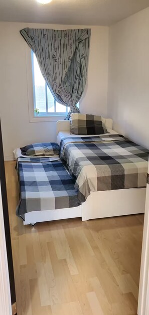 3 Schlafzimmer, Schreibtisch, Bügeleisen/Bügelbrett, WLAN