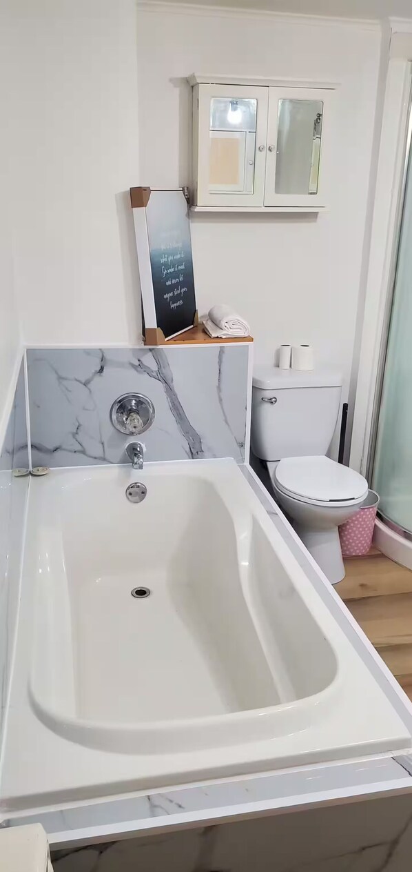 Shower, towels