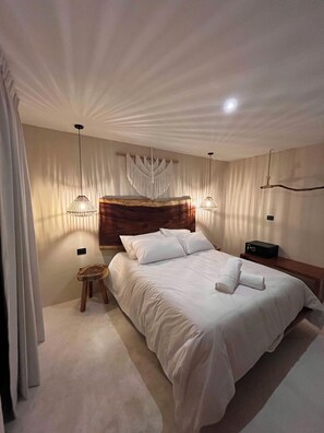 Quarto luxo | Ferros/tábuas de passar roupa, Wi-Fi de cortesia