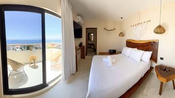 Habitación, 1 cama Queen size, vista al mar | Insonorización, tabla de planchar con plancha y wifi gratis