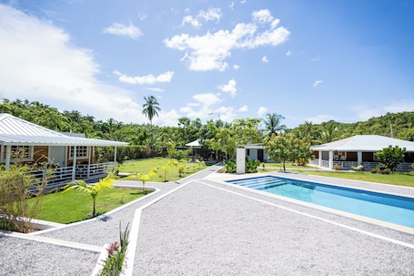 Pool. El Limon Family Palm House Las Terrenas