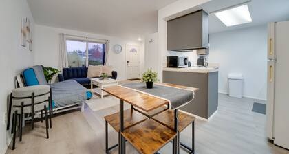 Central Bellevue South Suite Near Downtown & I-90