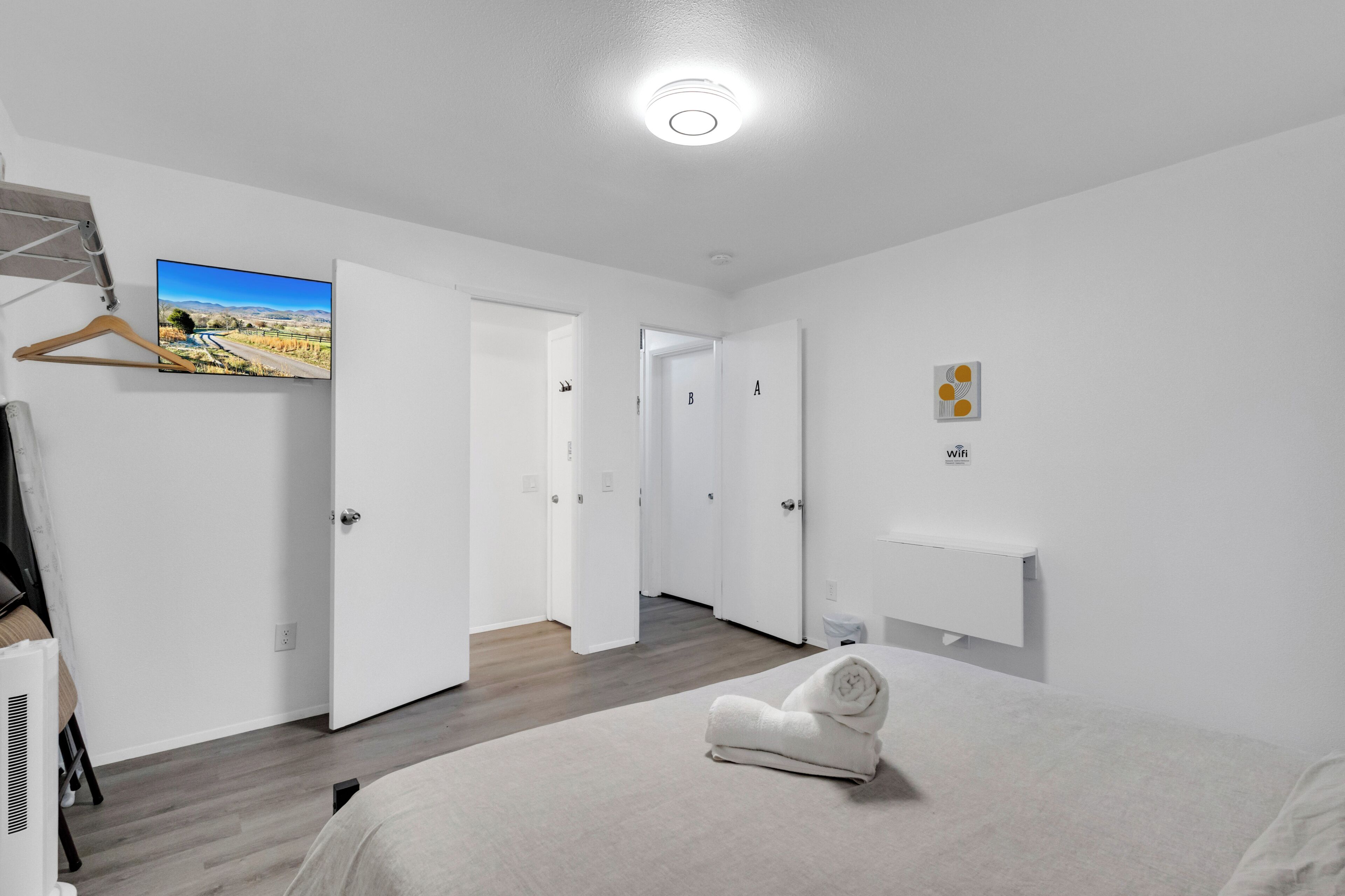2 Schlafzimmer, Schreibtisch, Bügeleisen/Bügelbrett, kostenloses WLAN