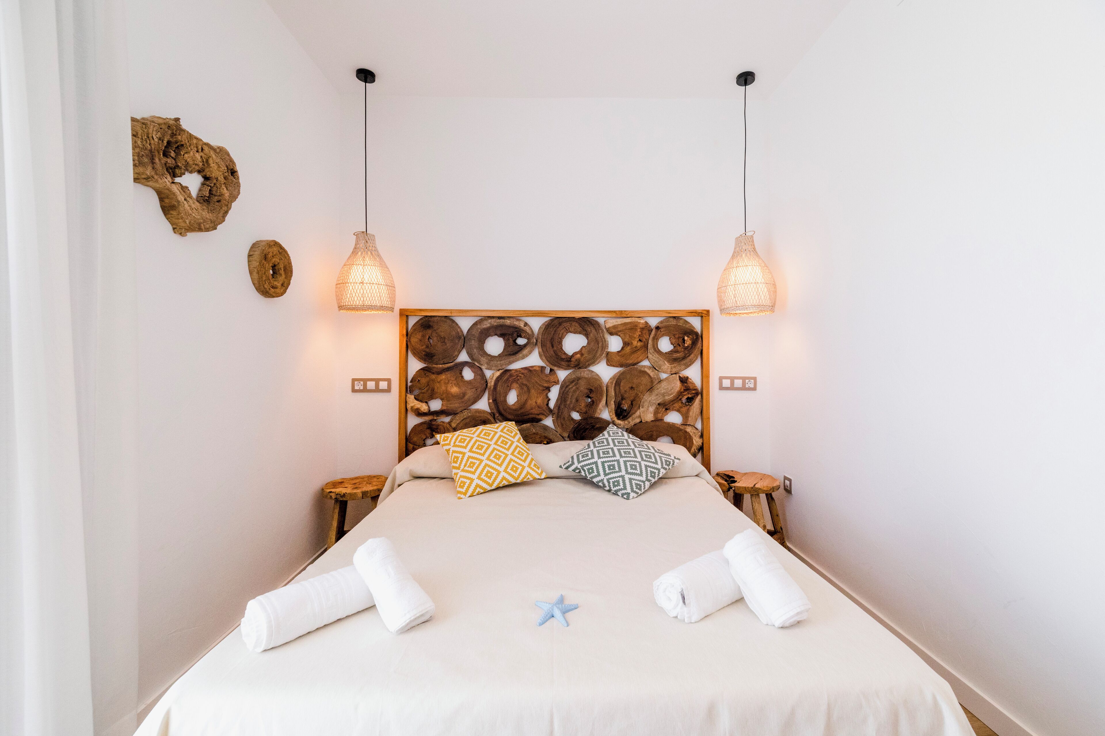 Bureau, espace de travail pour ordinateur portable