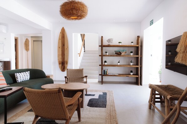 TV - Outsite Ibiza (Santa Eulalia del Rio)